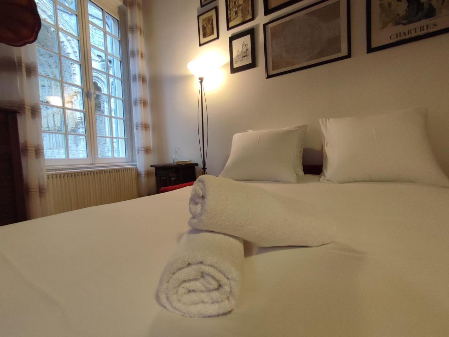 Apartament Le Gite De La Cathedrale Chartres Zewnętrze zdjęcie
